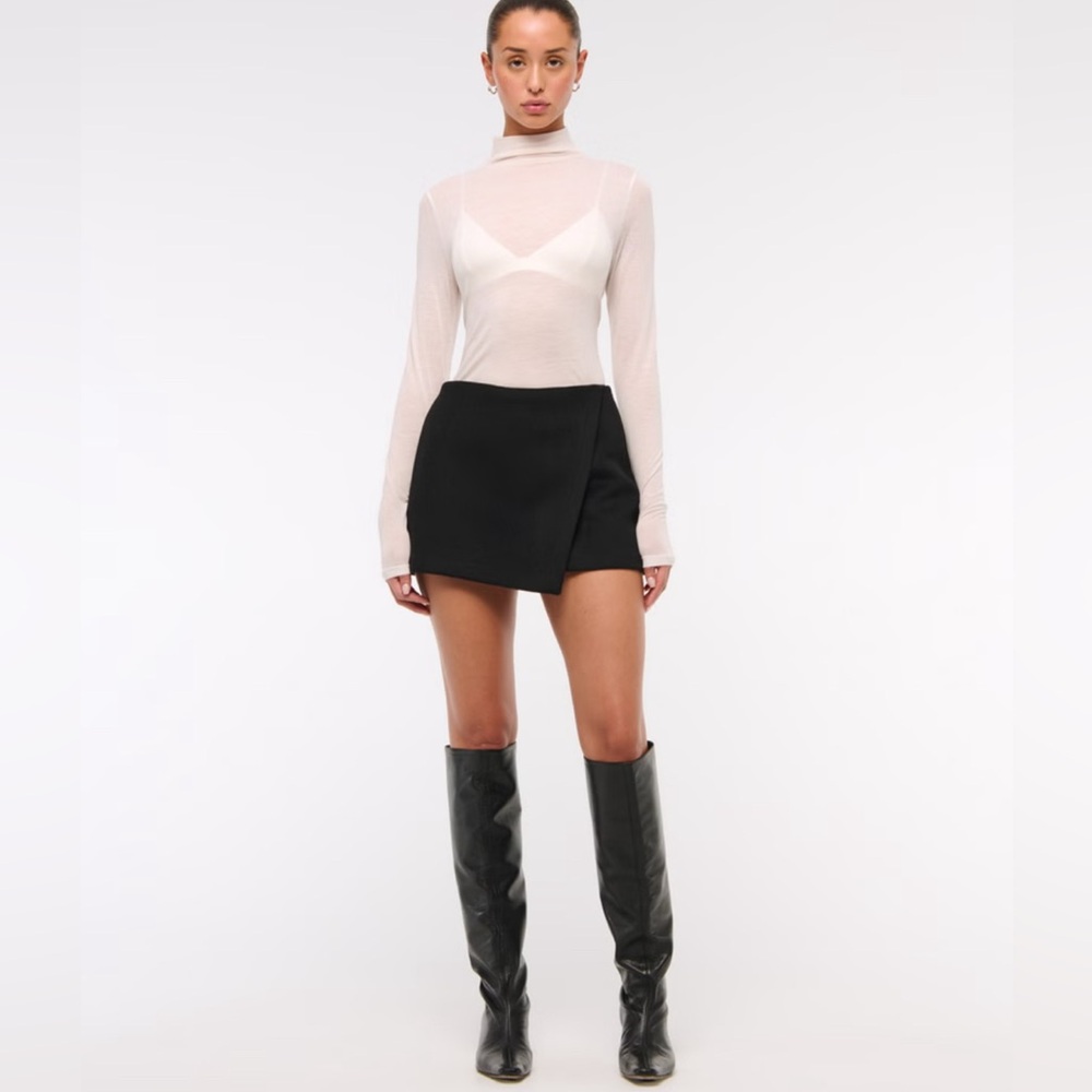 Abercrombie Mid Rise Wrap Skort